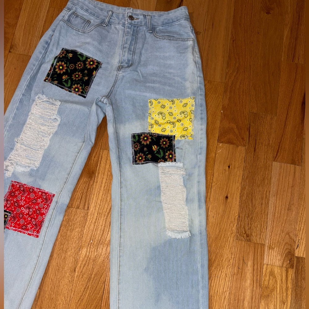 Super Cute Patchwork Distressed Ripped Women's Fl… - image 7